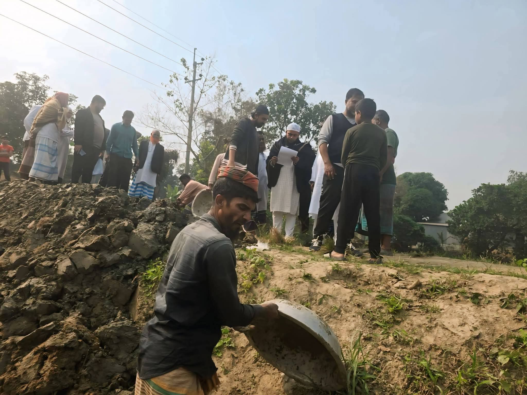 বৈদ্যের বাজার ইউনিয়নের ৬ নং ওয়ার্ডে গুরুত্বপূর্ণ সড়ক উন্নয়ন কাজের উদ্বোধন।