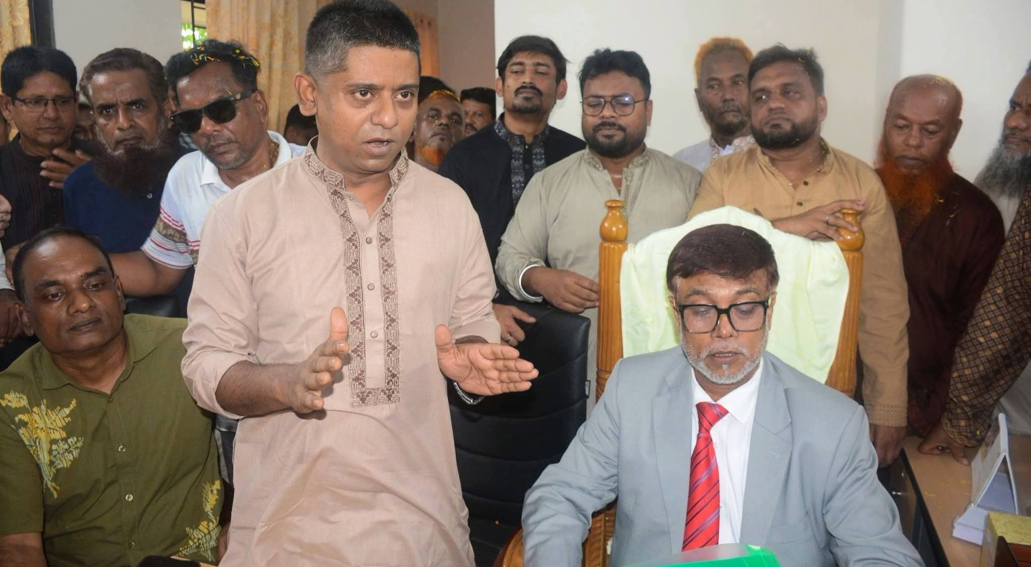 নারায়ণগঞ্জ বন্দরে নাসিক প্রশাসকের পরিদর্শন: ৯টি ওয়ার্ডের সমস্যা ও উন্নয়ন নিয়ে আলোচনা।