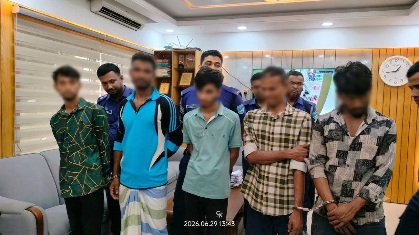 রূপগঞ্জে ভ্রাম্যমাণ আদালতের অভিযান: মাদক সংরক্ষণ ও সেবনের দায়ে ৭ জনের বিভিন্ন মেয়াদে বিনাশ্রম কারাদণ্ড।
