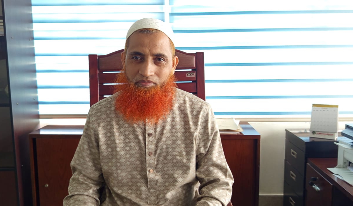 দায়িত্ব নেয়ার পর বদলে গেছে কেরানীগঞ্জ পাসপোর্ট অফিসের চিত্র, সেবায় সন্তুষ্ট সেবাগ্রহীতারা।